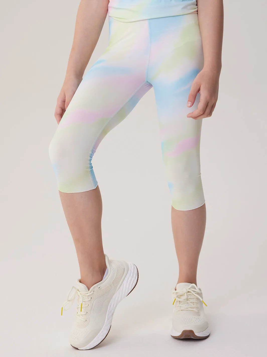 Breezy Pattern Knee-Length Capris