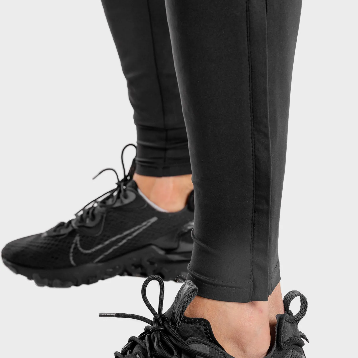 Wolf Track Pants - Onyx